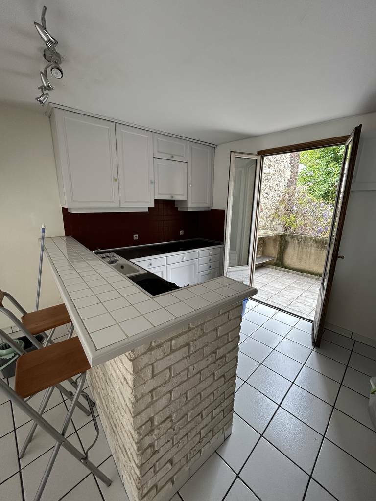 - Maison De Ville