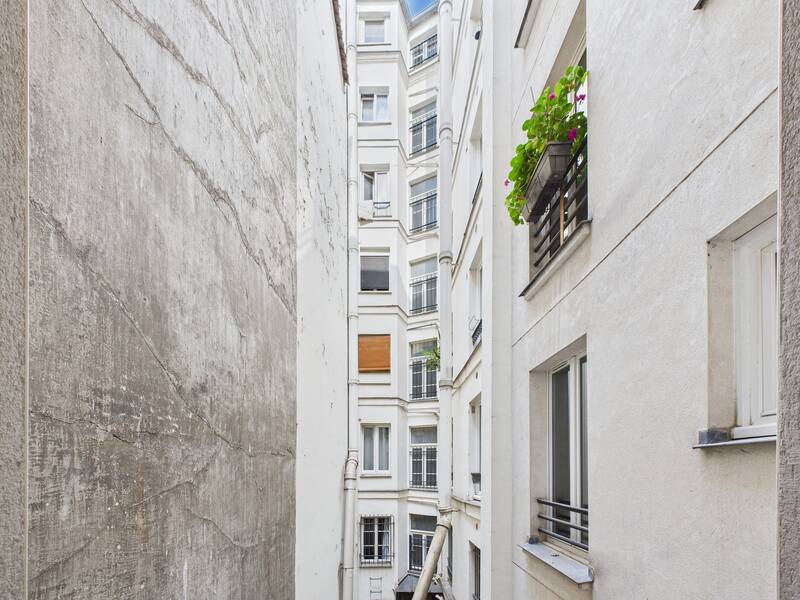 Paris 9E