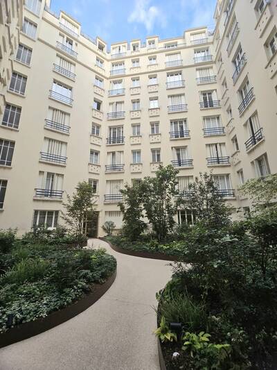 Location appartement studio Paris 7e