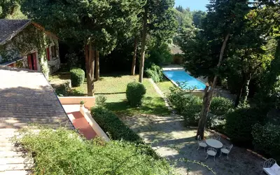 Nîmes (30000)
