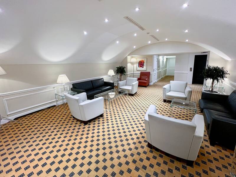 Bureaux, local professionnel Paris 8E - 5&nbsp;m² - 99&nbsp;&euro;