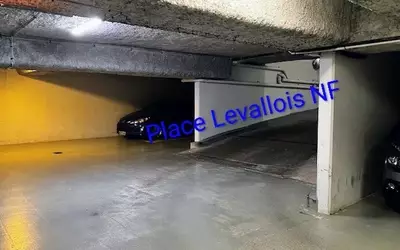Avec Borne Électrique Levallois-Perret