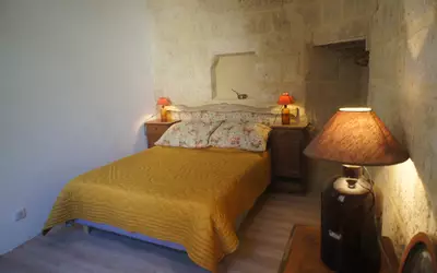Uzès (30700)