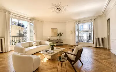 Paris 8E