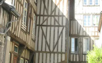 Troyes (10000)