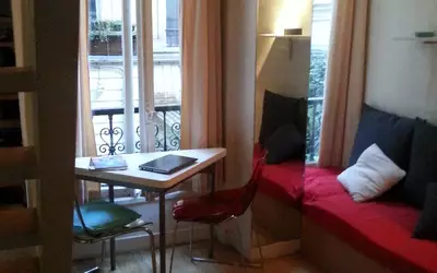 Paris 8E