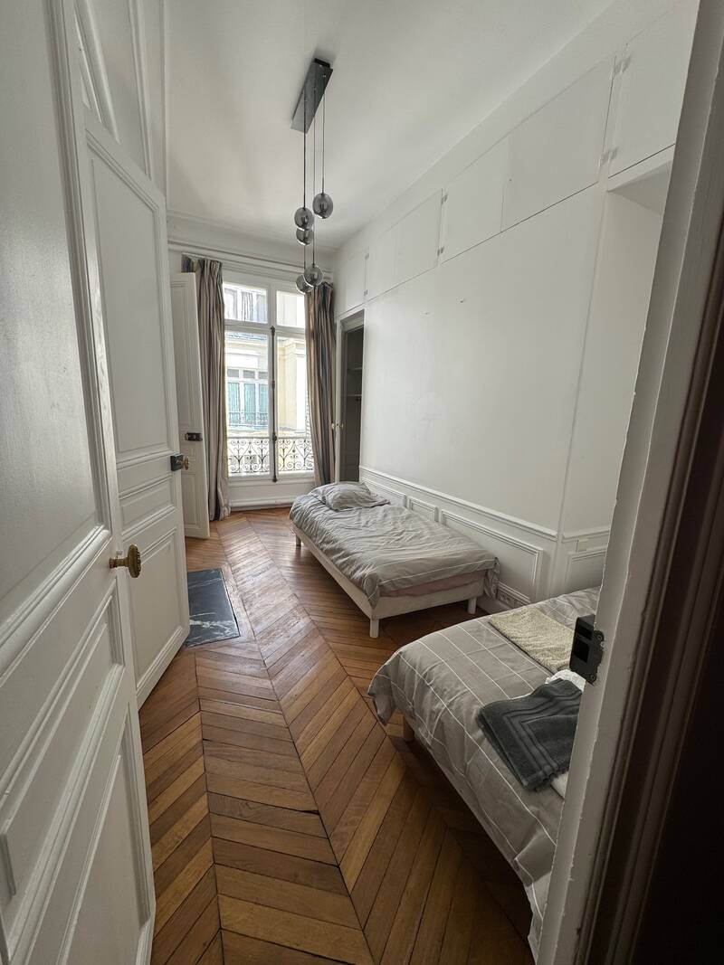 Paris 8E