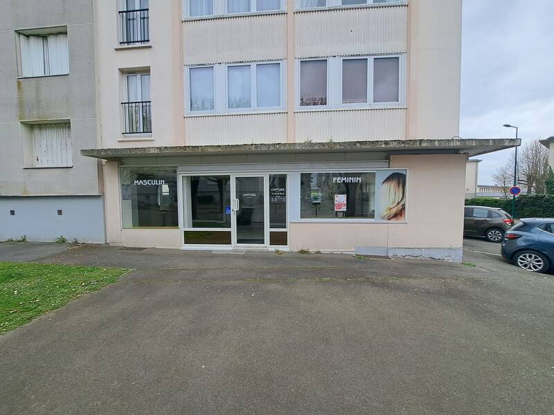 Local commercial Pontoise - 90 m² - 1.700 €