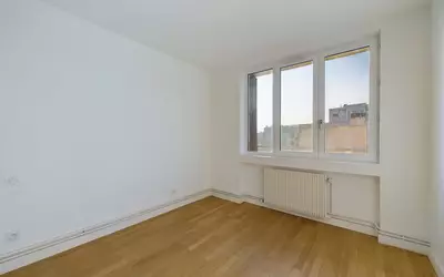 Lyon 8E