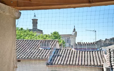 Uzès (30700)