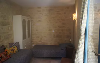 Uzès (30700)