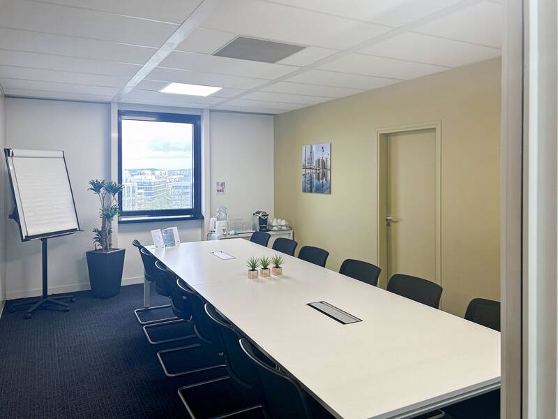 Bureaux, local professionnel Rueil-Malmaison - 45&nbsp;m² - 3.066&nbsp;&euro;