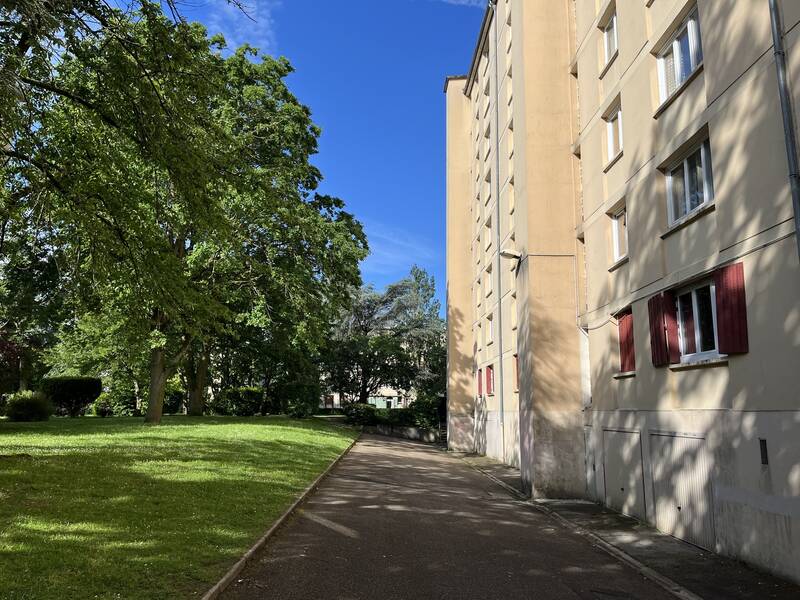 Sainte-Geneviève-Des-Bois (91700)