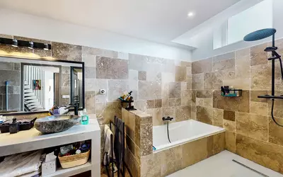 Maison 6 pièces 158 m² · à Caveirac · 158 m² · 559 000 €