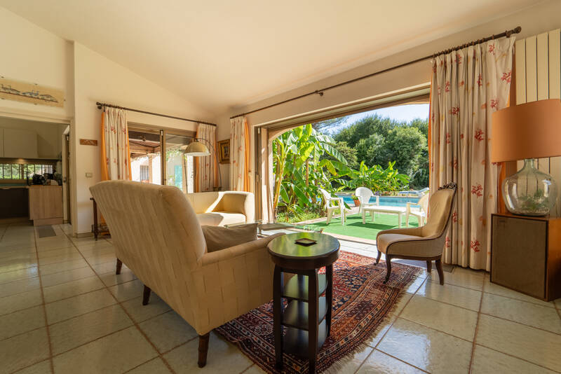 Roquefort-Les-Pins (06330)
