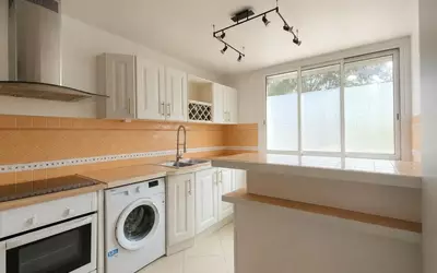 Fréjus (83600)