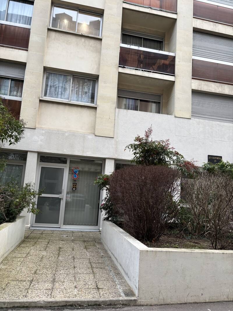 Bois-Colombes (92270)