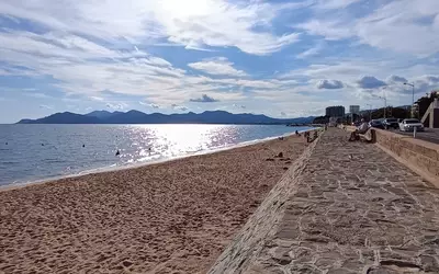 - 200 M Plage