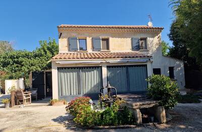 Vente maison 5 pièces Arles (13)