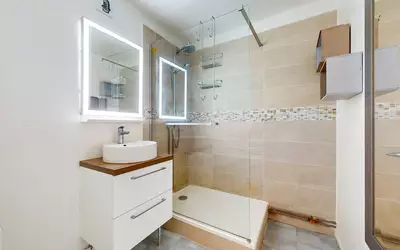 Lumineux Avec Balcon Et  Parking- Pessac-