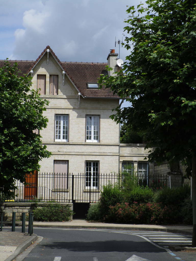 Chantilly (60500)