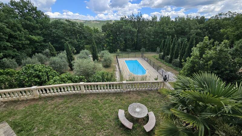 Viens (84750)