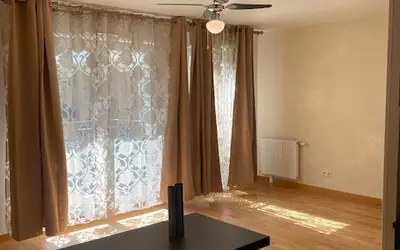Appartement Avec Terrasse Refait À Neuf