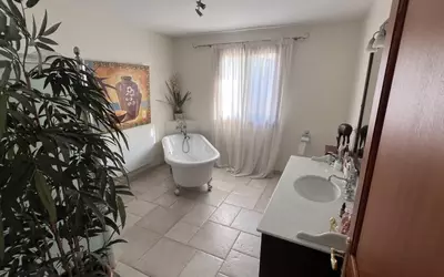 Fréjus (83600)