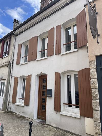 Location maison 4 pièces Villeneuve-sur-Yonne (89500)
