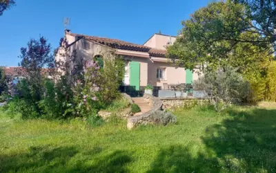 Pertuis (84120)