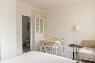 Location appartement studio Paris 15e