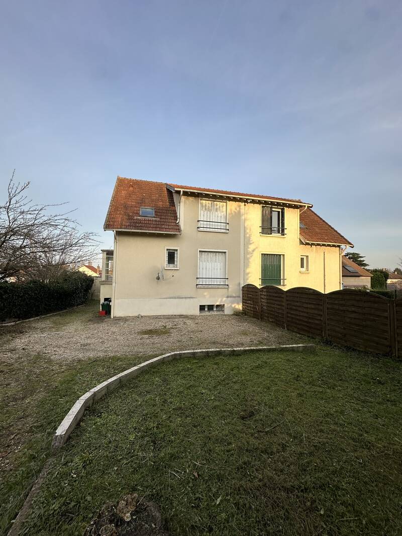 + Chalet De 41 M², Saint-Ouen-L'aumône (95310)