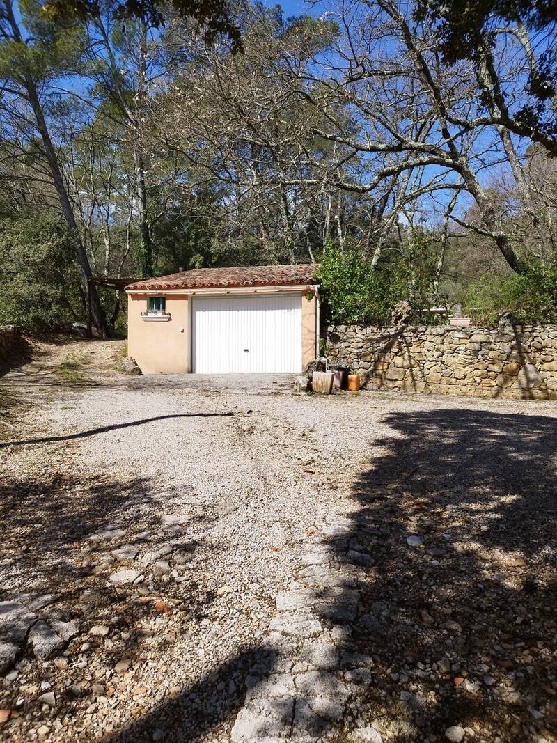 Besse-Sur-Issole (83890)