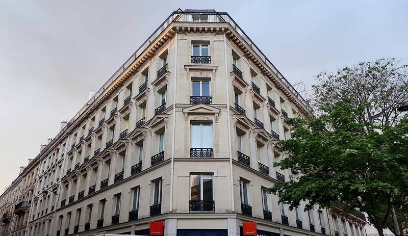 Bureaux, local professionnel Paris 1Er - 8&nbsp;m² - 549&nbsp;&euro;