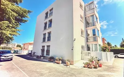 Fréjus (83600)