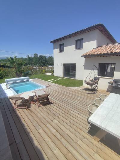 Vente maison 4 pièces Saint-Paul-en-Forêt (83440)