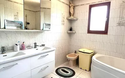Niévroz (01120)