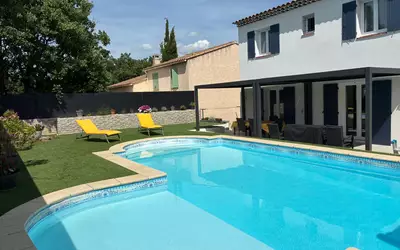 Pertuis (84120)