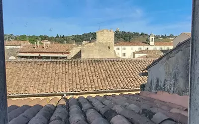 Nîmes (30000)