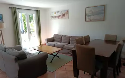 Pertuis (84120)