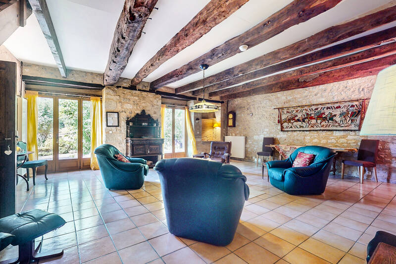 Hautefort (24390)