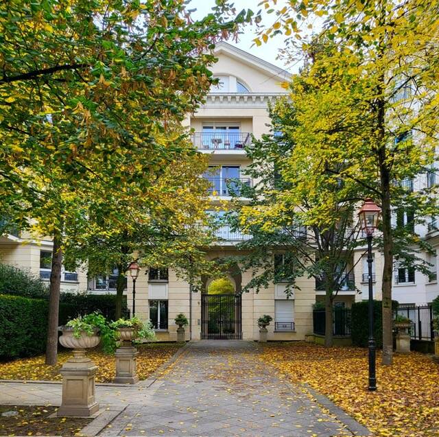 Issy-Les-Moulineaux (92130)