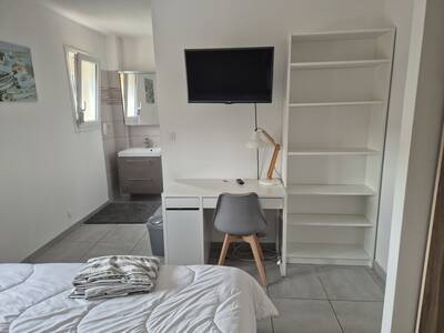 Location chambre en colocation studio Uzès (30700)