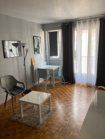 Location appartement studio Paris 15e