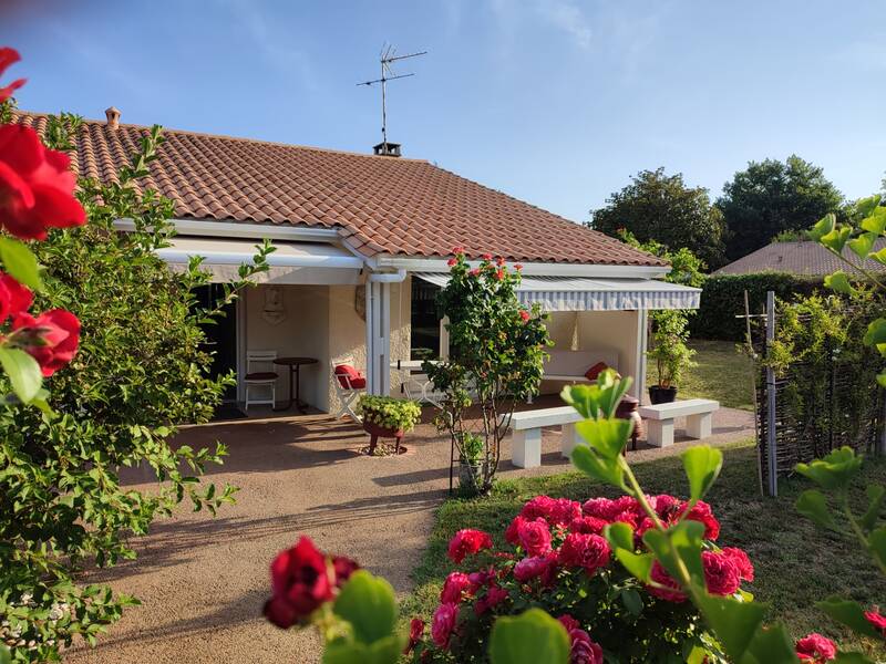 -Très Bien Placé Avec Joli Terrain Arboré Et Piscinable-