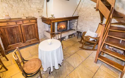 Maison 13 pièces 377 m² · à Escolives-Sainte-Camille · 377 m² · 470 000 €