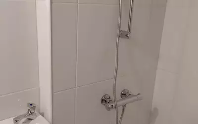 - Pied-À-Terre