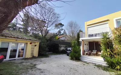 Nîmes (30000)
