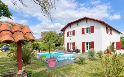 Arraute-Charritte (64120)
