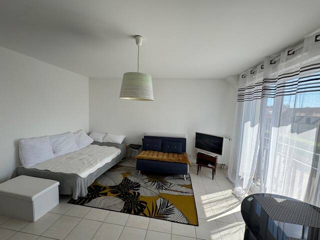 Nemours (77140)
